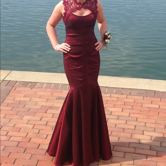 Dresses & Skirts - Prom/Formal Dress